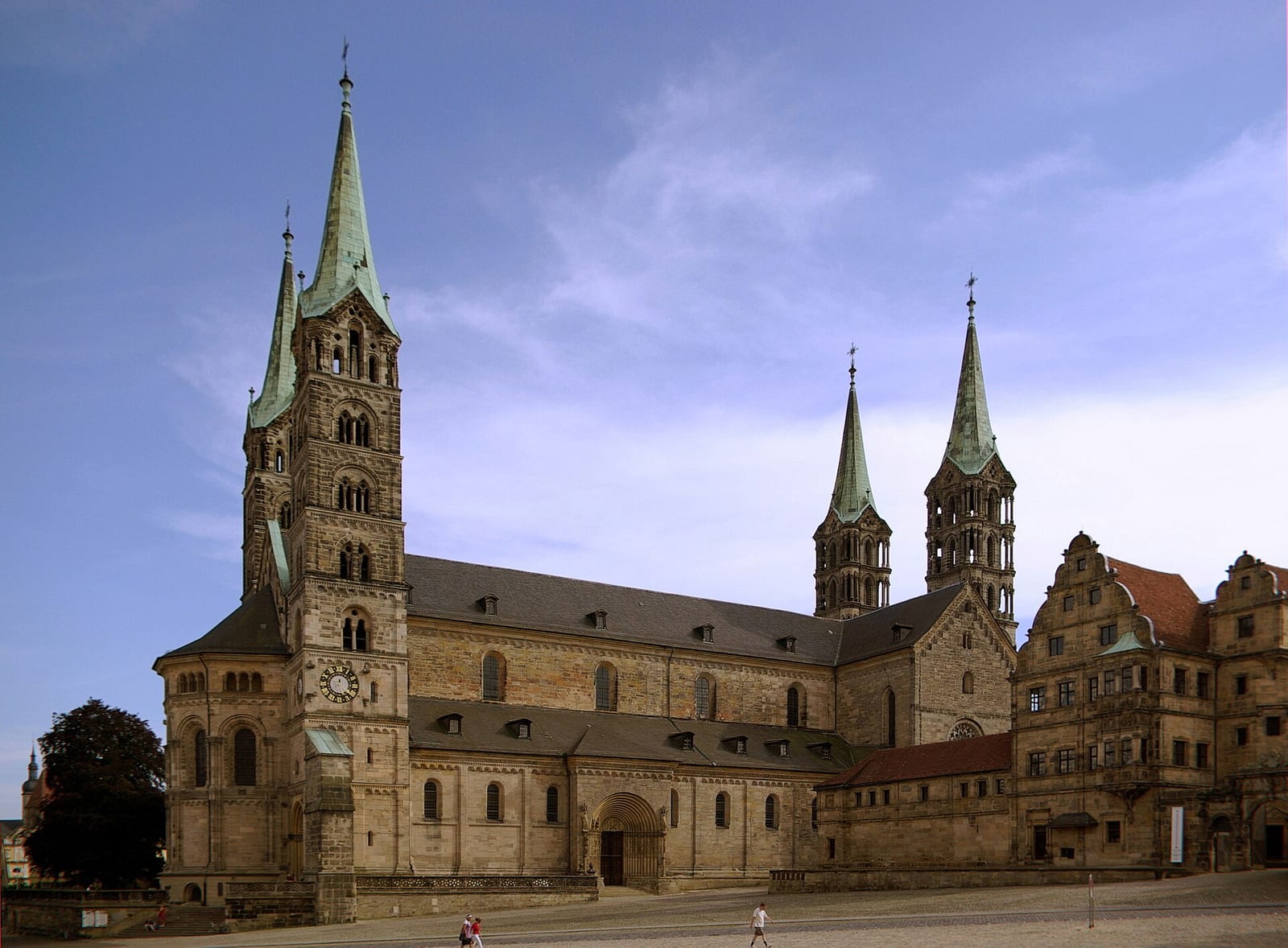 Der Bamberger Dom St. Peter und St. Georg mit seinen vier Türmen