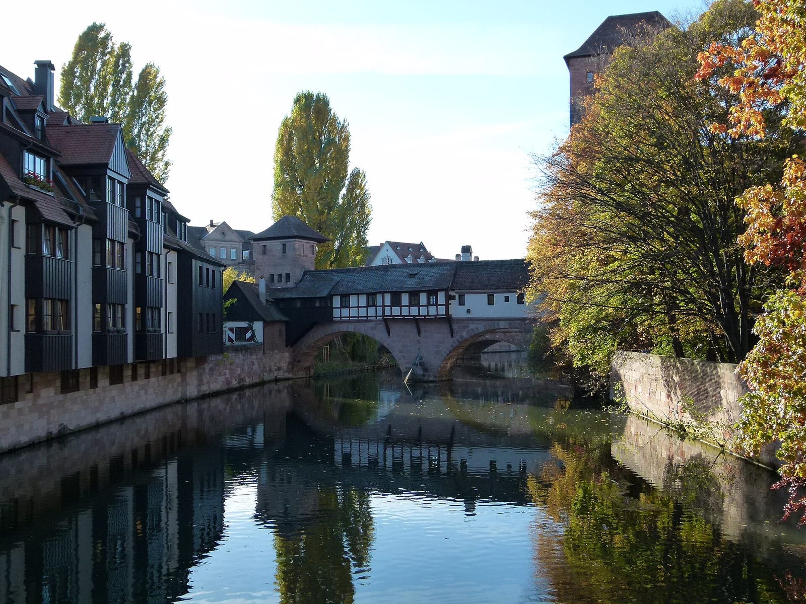 Henkersteg und Pegnitz in der historischen Altstadt von Nürnberg